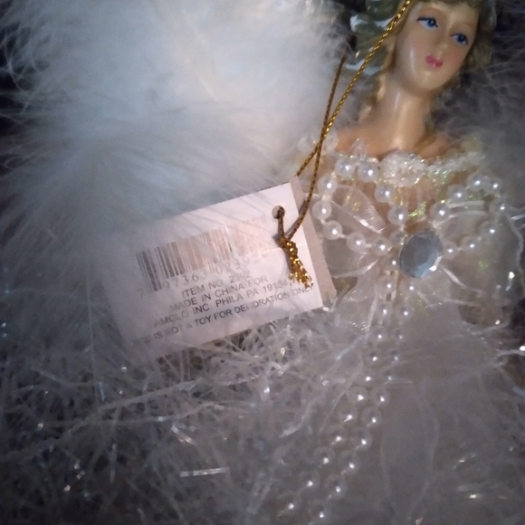 NWT Porcelain Angel Figurine - Picture 2 of 2